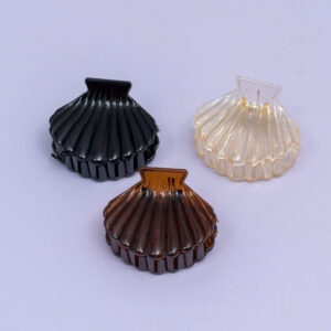 Glossy Shell Hair Claw (Random Pack of 1)